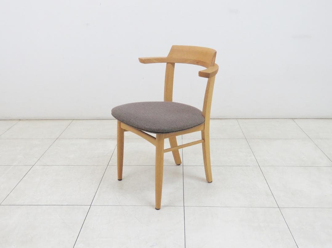 ★美品★柏木工 ソフィー ダイニングチェア オーク無垢 張座 IDC大塚家具 ② 飛騨の家具メーカーKASHIWA(柏木工)のオーク材を使用したNソフィー