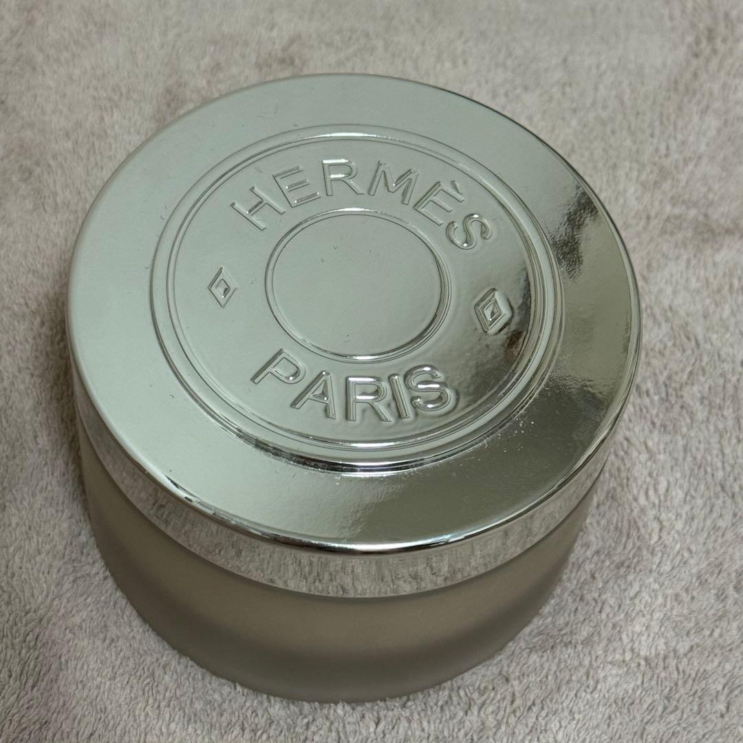 【新品】HERMES MERVEILLES BODY CREAM Eau des Merveilles Perfumed body cream - 200 ml | Hermès Singapore