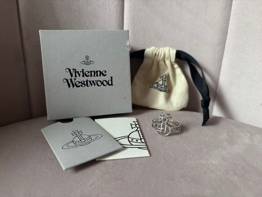 Vivienne Westwood シルバーリング ポーチ付き 9号 楽天市場】ヴィヴィアンウエストウッド リング 指輪 3連リング 男女