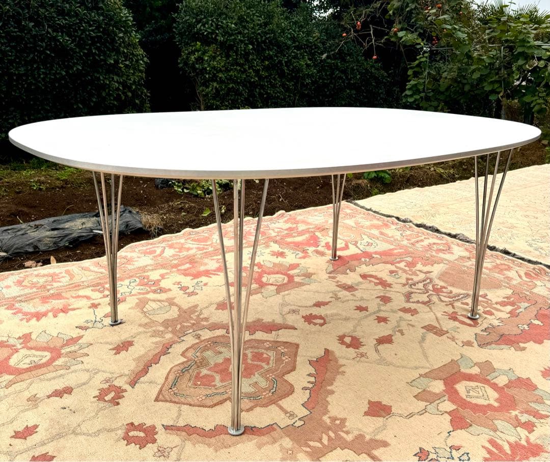 Taku FRITZ HANSEN フリッツハンセン スーパー楕円テーブル フリッツ・ハンセン（FRITZ HANSEN）名作スーパー楕円テーブルの魅力を