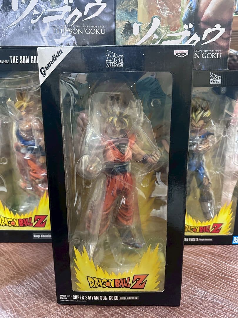 ドラゴンボールZ　 マンガディメンションズ グランディスタ　超サイヤ人　孫悟空 Amazon.co.jp: ドラゴンボール フィギュア 超サイヤ人 孫悟空