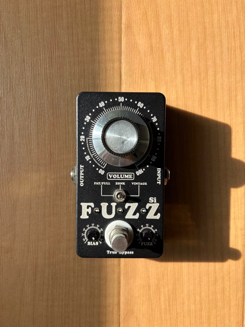 Kingtone Fuzz Si ギターエフェクター King Tone Guitar miniFUZZ Si｜ミュージックランドKEY