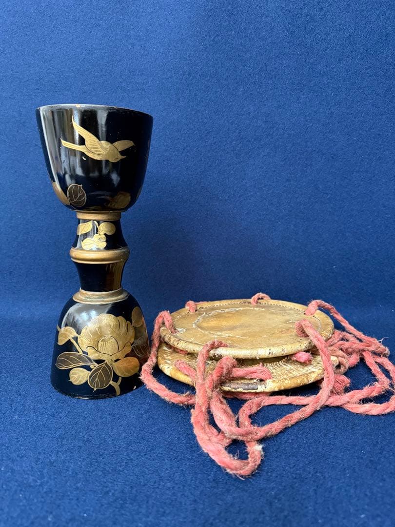 小鼓 太鼓 蒔絵 金彩 雅楽 能楽 和楽器 打楽器 古玩 旧家 蔵出 骨董品 小鼓 草花文金蒔絵 ｜骨董品買取 緑和堂