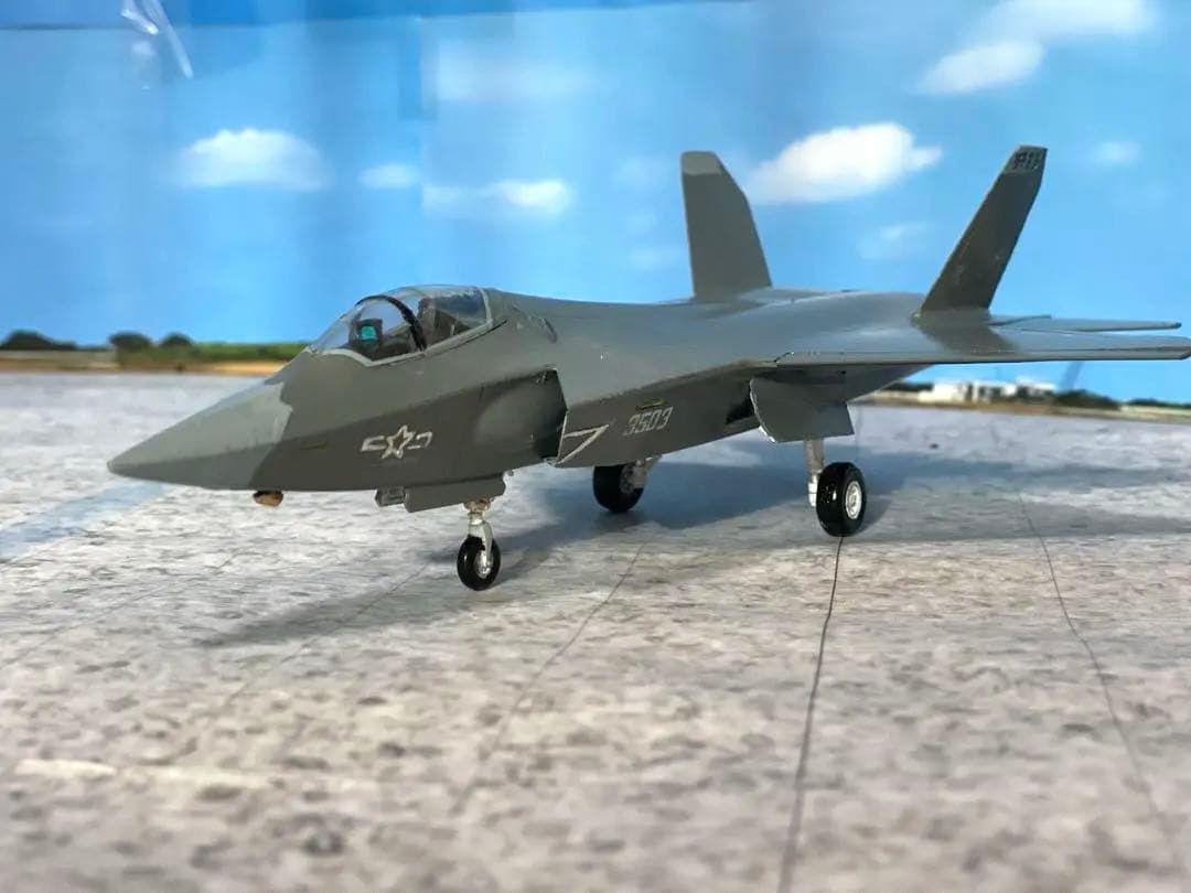 特別価格　J-35 戦闘機　1/72スケールプラモデル完成品 1/72 AF1 中国海軍 J-35 戦闘機（翼折りたたみ） 93 # 完成品の戦闘機