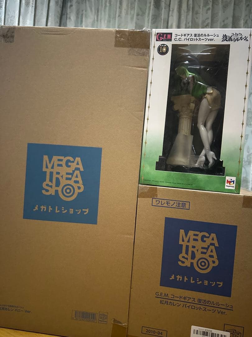 コードギアス復活のルルーシュ c.c. 紅月カレン パイロットバニー フィギュア Amazon.co.jp: 紅月カレン 生足バニーVer. 1/4 フィギュア コード
