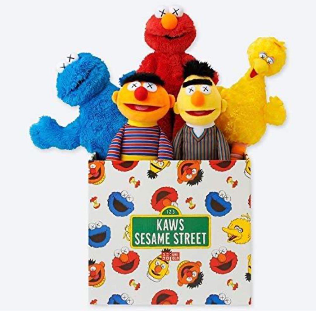 UNIQLO 「KAWS x SESAME STREET」 ぬいぐるみ　箱つき 2026年最新】uniqlo x kaws x sesame street ユニクロカウズ セサミ