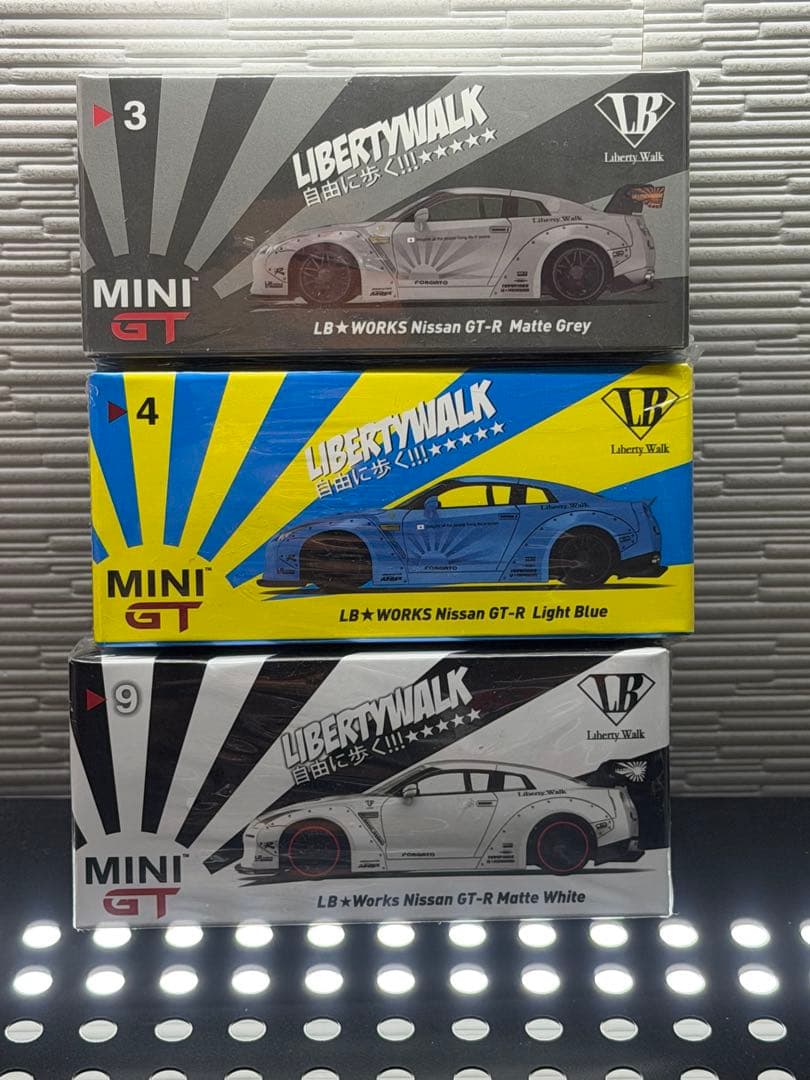 ミニカー MINI GT LB WORKS NISSAN GT-R 3car set MINI GT LB Works Nissan GT-R Matte White #9 Toys“R”Us Japan