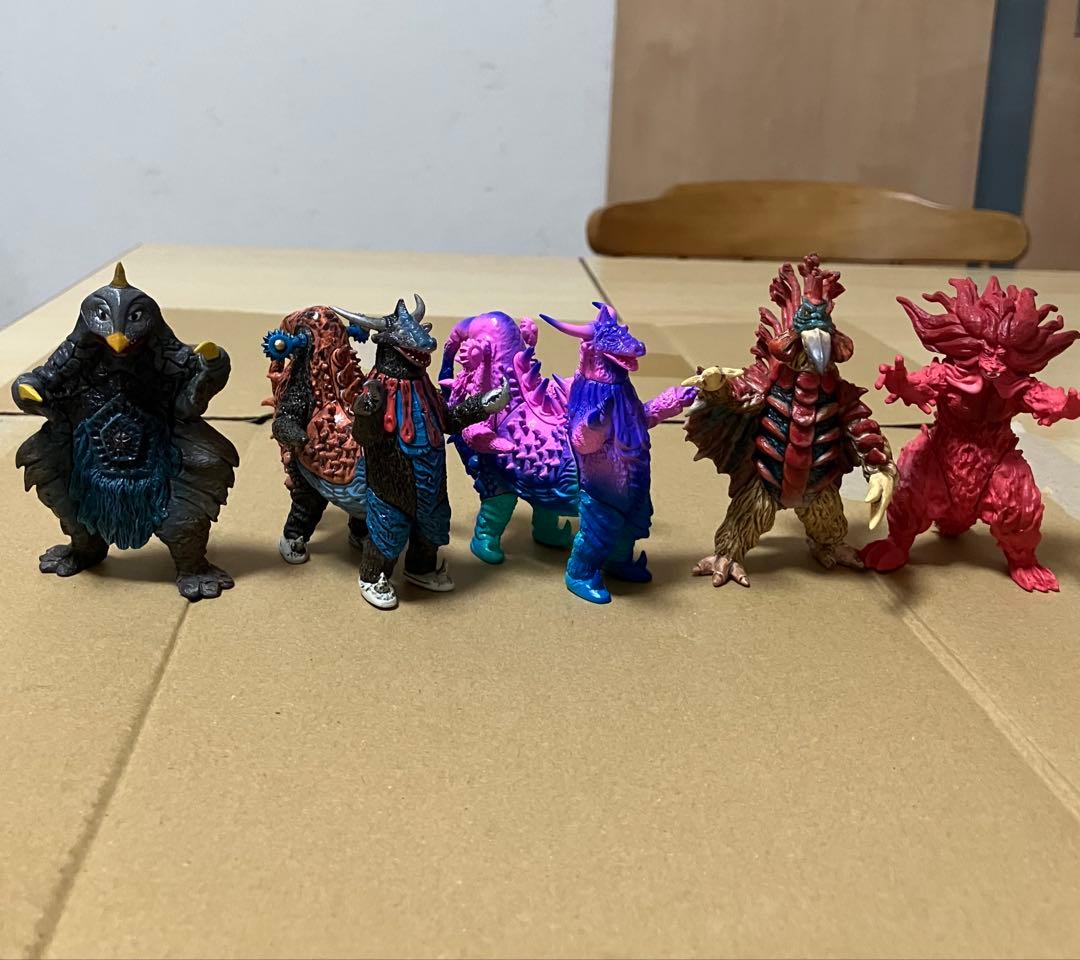HGシリーズ　DGシリーズ　ウルトラマン　怪獣セット BANDAI（バンダイ） ガシャポン DG ウルトラマン1 3種セット : 御宅家