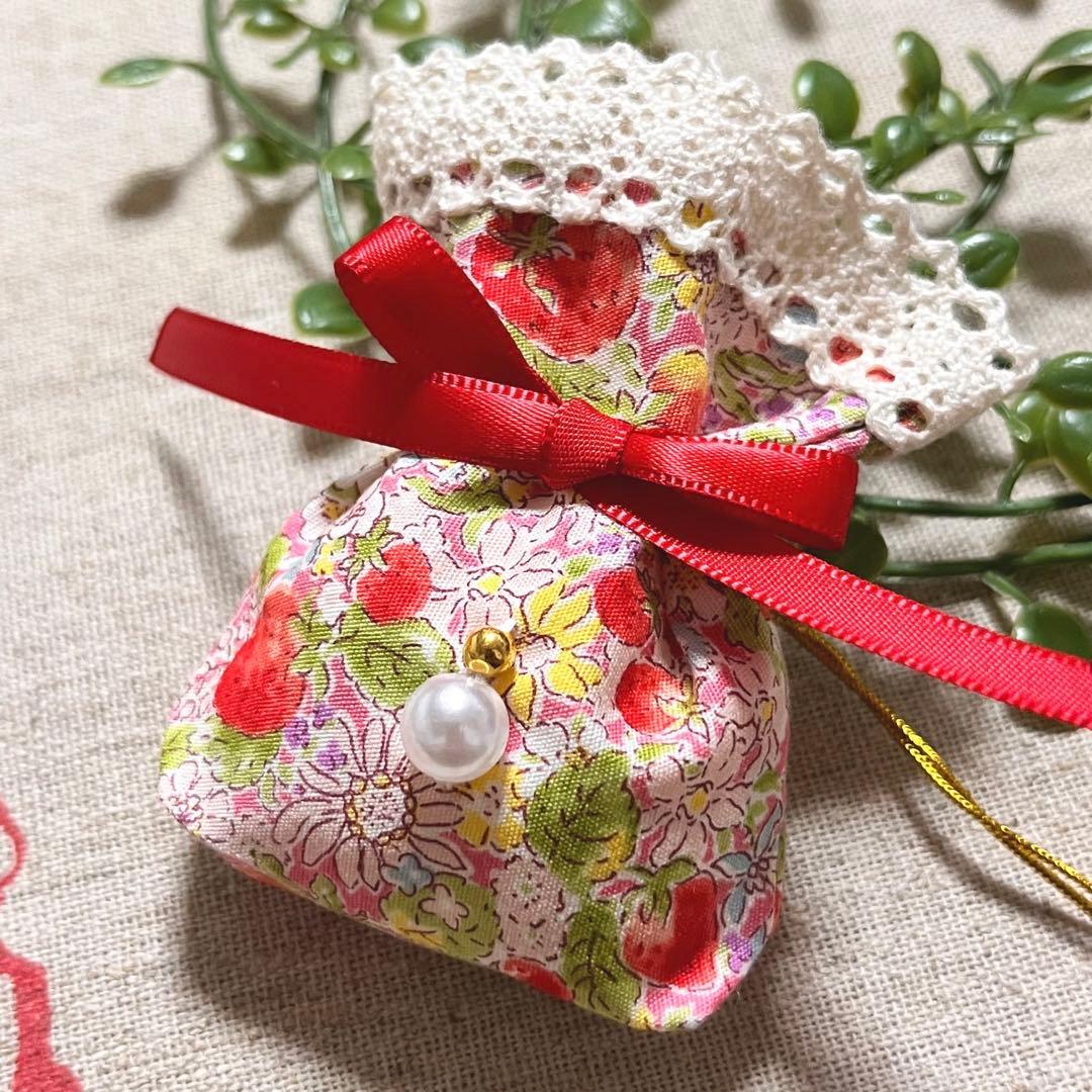 No.2302-35 ミニストラップサシェ（香り袋）春の小花柄＊パール ⑮