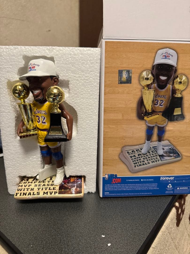 ロサンゼルス・レイカーズ フィギュア マジック・ジョンソン32番 FigureCool 1/6 マジック・ジョンソン NBA レイカーズ 32 ヘッド2個