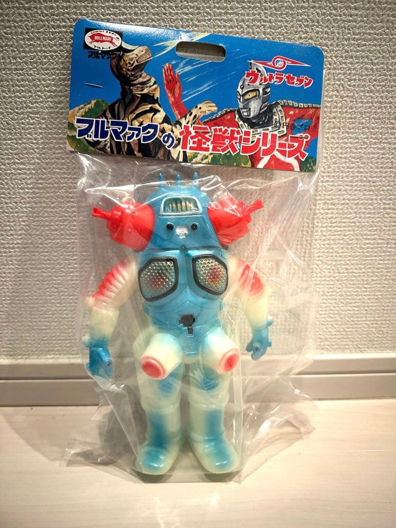 ブルマァク　キングジョー　蓄光ブルー　墓場の画廊 3月9日(日)より販売開始】【ブルマァク】キングジョー(蓄光ブルー)が