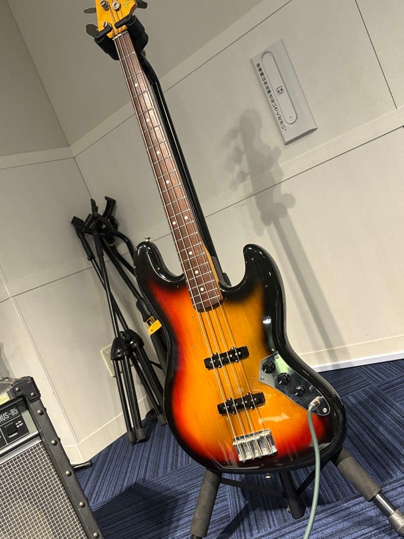 フェンダージャズベース 1968 Jazz Bass Journeyman Relic Vintage White: ベース｜三木楽器