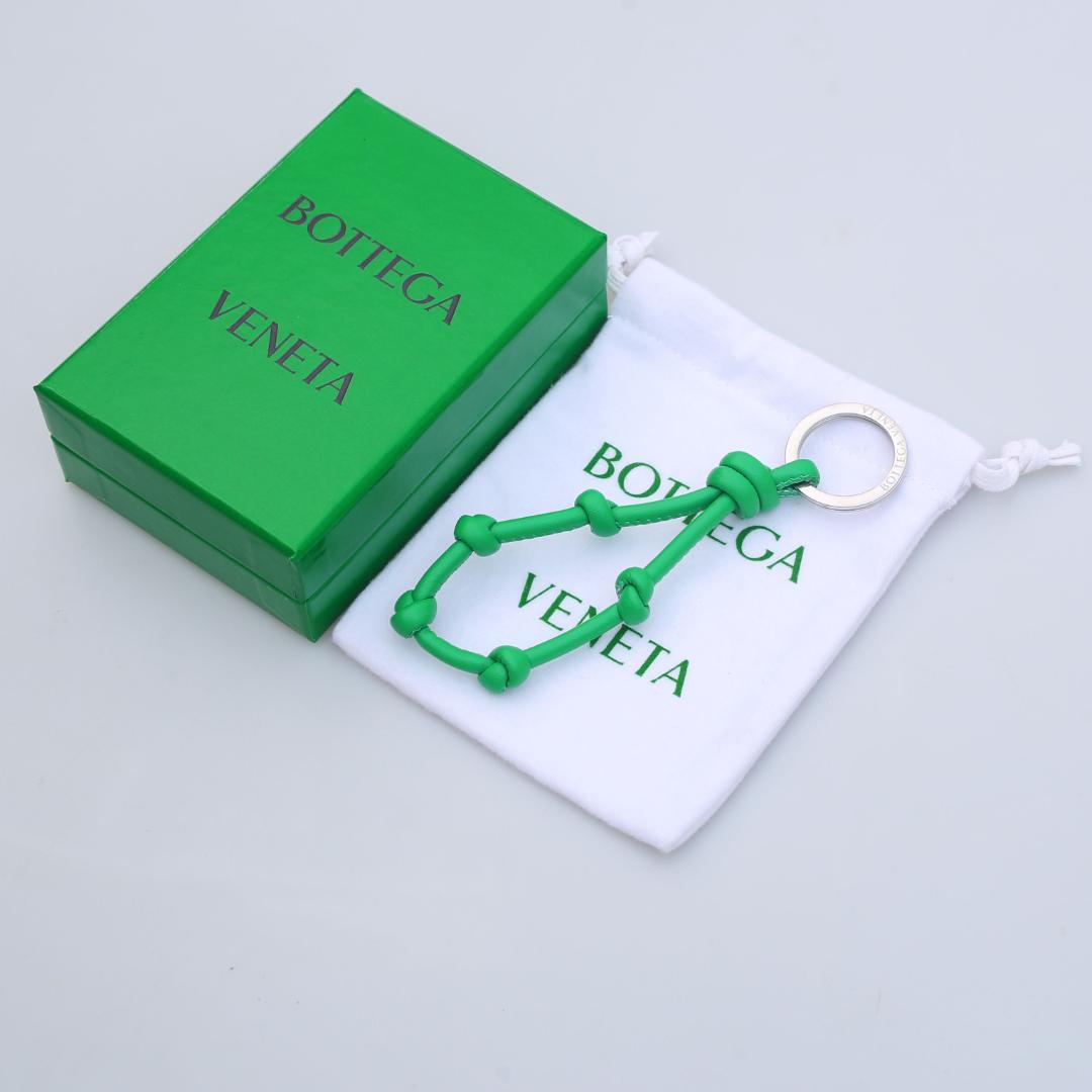 即日発送BOTTEGA VENETA キーリング ボッテガヴェネタオ绿 BOTTEGA VENETA（ボッテガ・ヴェネタ） キーホルダー イントレチャート