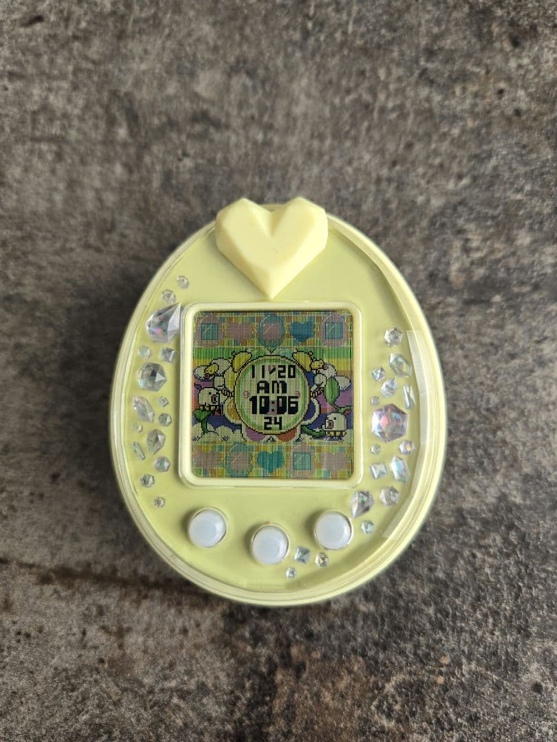 バンダイたまごっちピースp's tamagotchiイエロー バンダイ 商品・サービスサイト | Tamagotchi P's イエロー | 商品情報