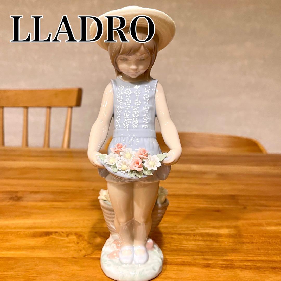 リヤドロ LLADRO スカートに花いっぱい フィギュリン 少女 LLADRO（リヤドロ） フラワーガーデン 少女 花 置物 01006447 LLADRO