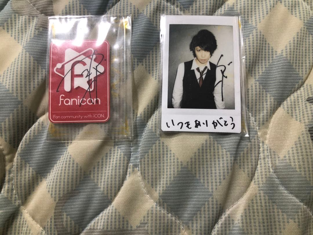 シド マオFanicon サイン入りチェキ＆サイン入りステッカー works】2/4 はちくちダブルヒガシ 「単独自ライブ」グッズ数点