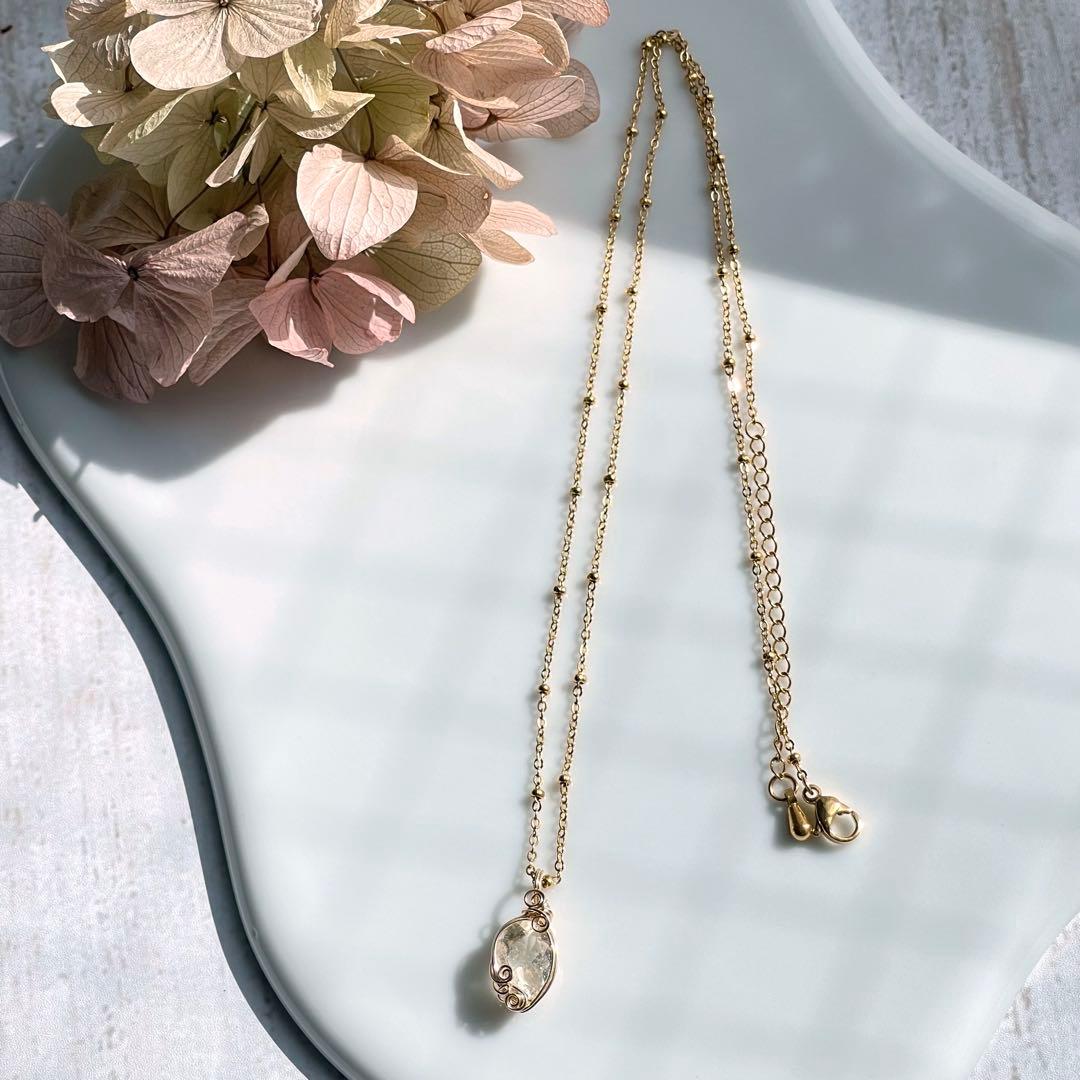 宝石質リビアングラス✨ワイヤーラッピングペンダントトップ