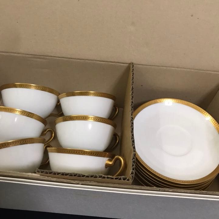大倉陶園 片葉金蝕 6客セット 大倉陶園 片葉金蝕 ティー・コーヒー碗皿ペア(色変り) ( ギフト
