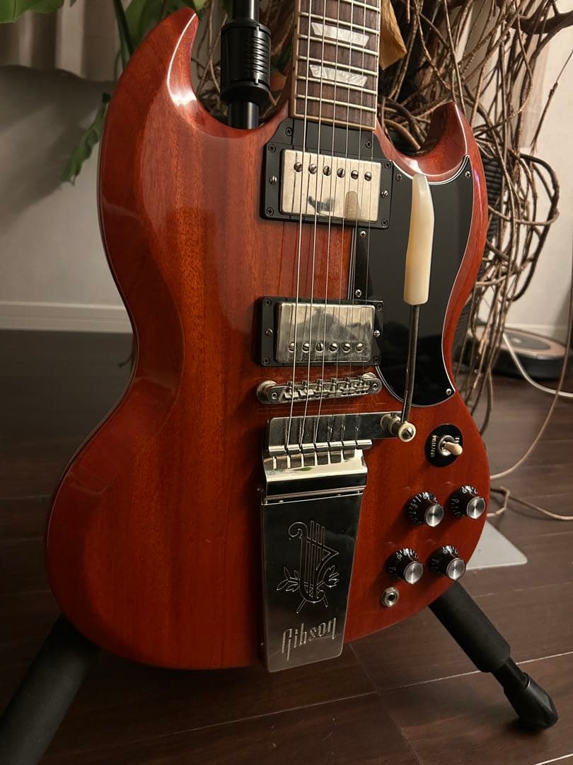 ギター Gibson SG Standard 61 Maestro Vibrola Gibson SG Standard '61 Maestro Vibrola (Vintage Cherry) ｜イケベ