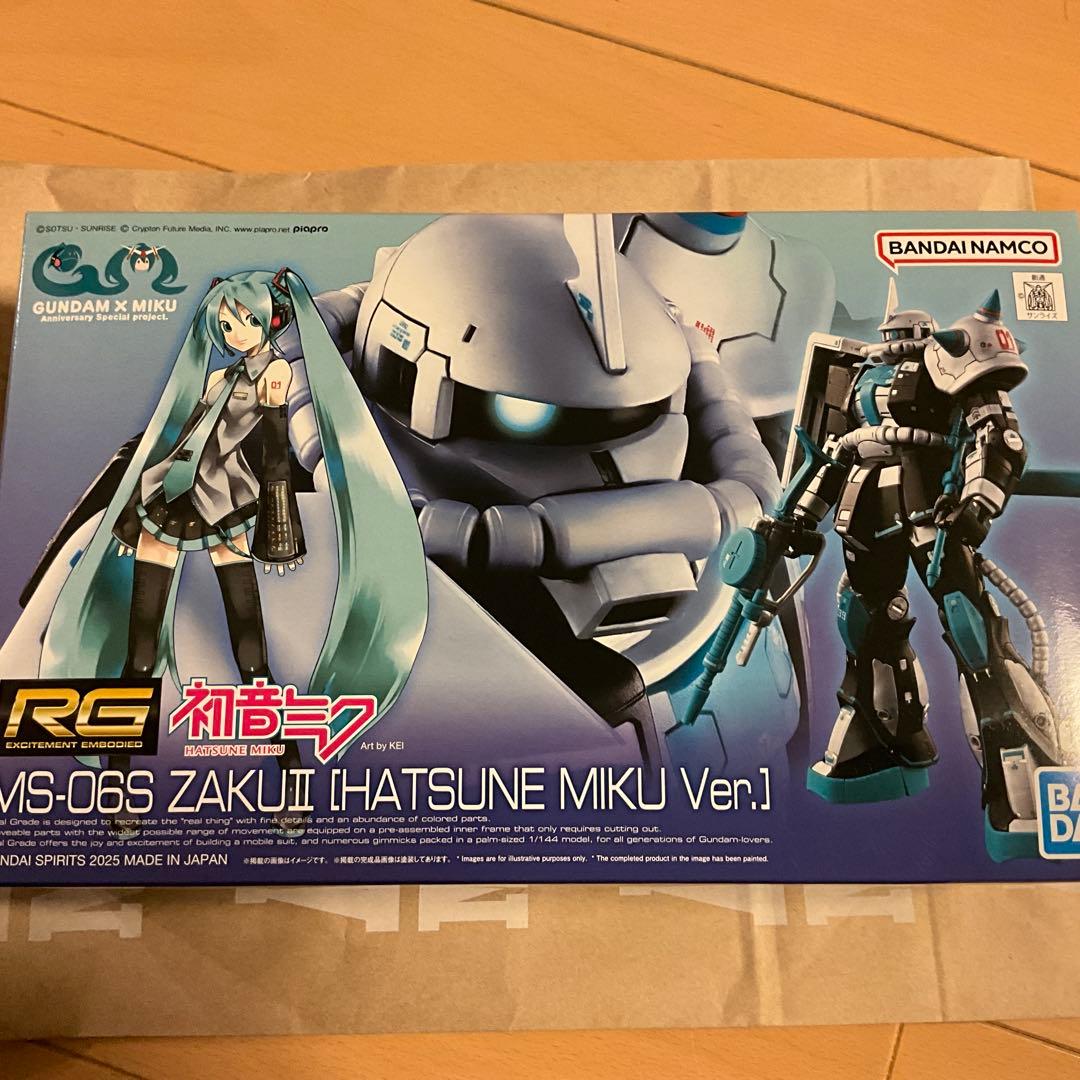 今夜限り！！　RG 1/144 MS-06S ザクII [初音ミクVer.] RG 1/144 MS-06S ザクII 初音ミクVer. ガンダムベース限定