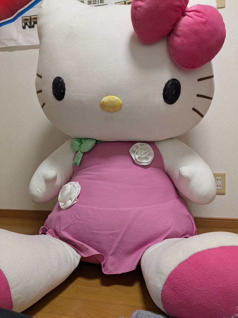 【非売品】特大ハローキティ ぬいぐるみ 限定 入手困難 キティちゃんが特大サイズのぬいぐるみに！ 「ハローキティ50周年記念