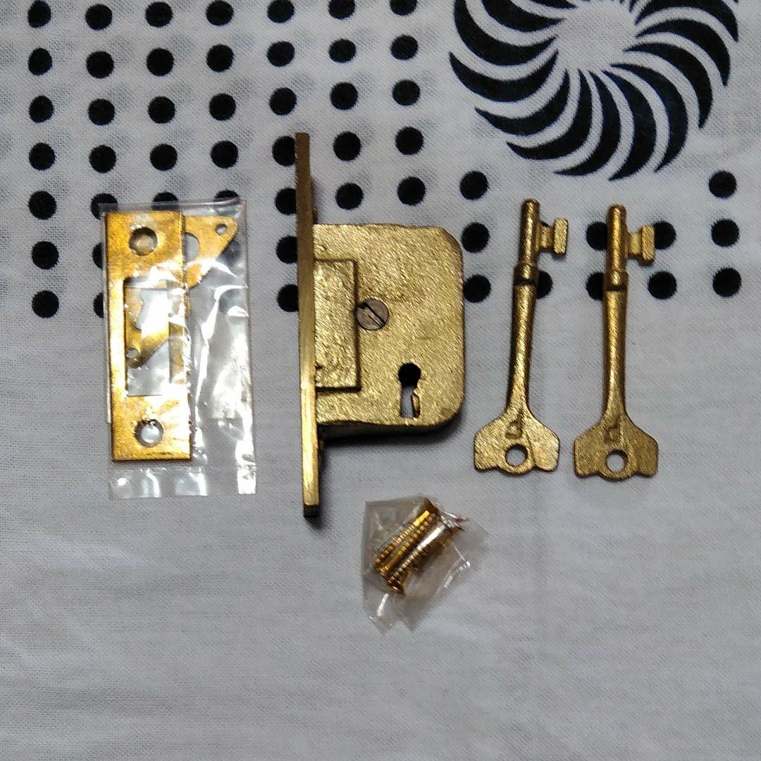 真鍮BS22鎌錠 引戸用内締り鎌錠 右勝手 真鍮磨き | 和金物 小澤金物店