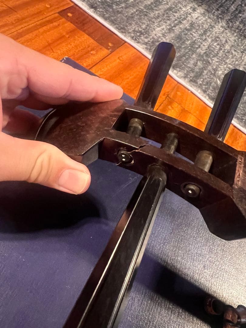 三線 最高級 18k印刻有り。 綾杉、紅木 高級三味線太棹 紅木東さわりk9刻印金細 二本溝子持綾杉