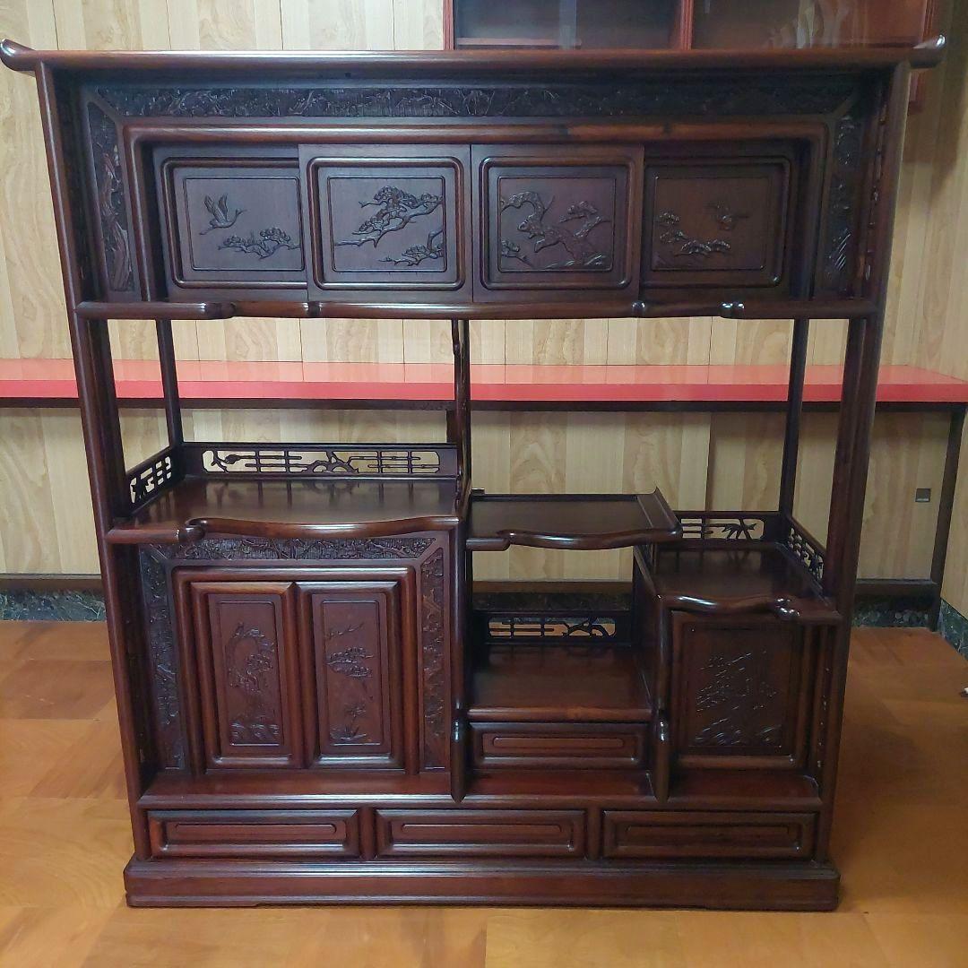 唐木家具　紫檀飾り棚　茶箪笥 仕上げ直し完成品 飾り棚 唐木 紫檀 茶棚 台湾製品 7枚戸彫り 3.8尺