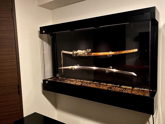 机に置ける刀展示ケース 製作開始